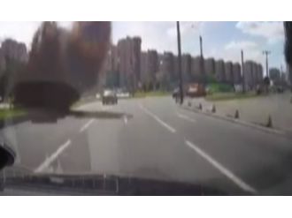 Su borusu bomba gibi patladı