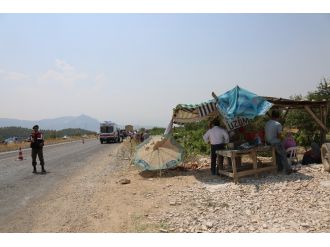 Yol kenarın üzüm satan kadına çarptı