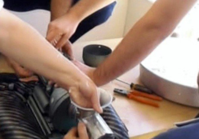 Elini kaptırdığı kıyma makinesiyle hastaneye kaldırıldı