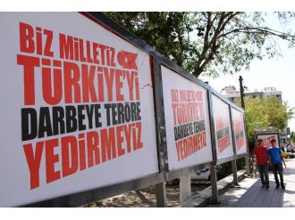 Van’ın her tarafına bu afişler asıldı