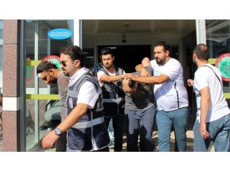 Darbeci albaylar İstanbul’a sevk edildi