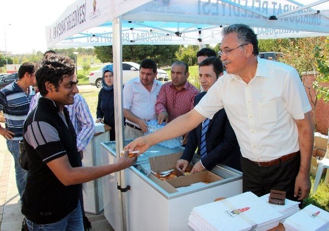 Öğrencilere dondurmalı karşılama