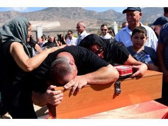 Rumların katlettiği 33 Kıbrıs Türkü defnedildi