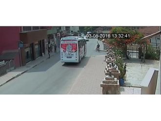 Otobüs yaşlı adama böyle çarptı