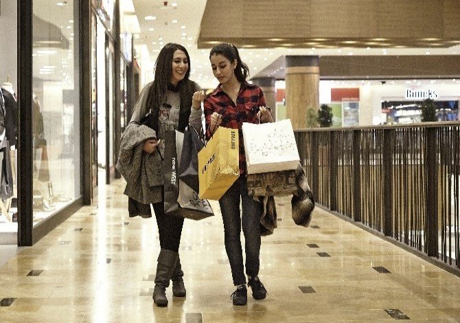 Piazza’da indirim yarışı