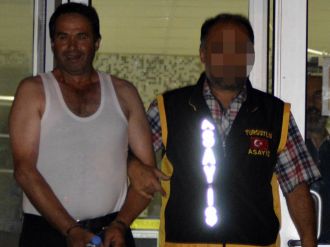 Karısını öldürdü, kahkaha atarak cezaevine gitti