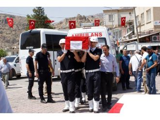 Diyarbakırlı şehit son yolculuğuna uğurlandı