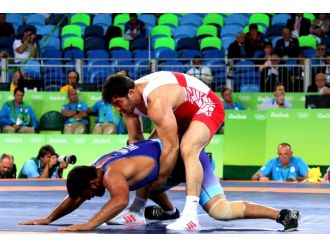 Olimpiyatlarda bir madalya da Cenk İldem’den