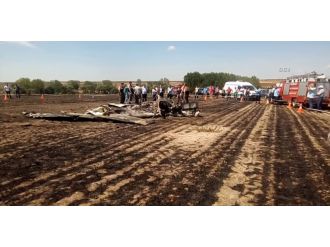 Eğitim uçağı düştü: 2 ölü !