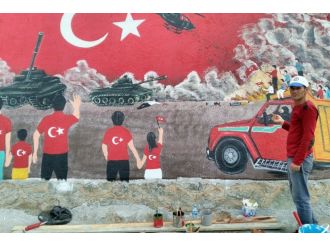 Darbe girişimi ve şanlı direnişi duvara resmetti