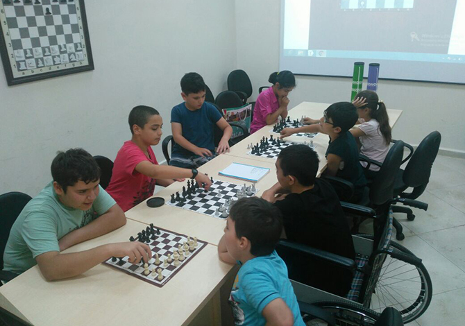 Engellilere Satranç Kursu Veriliyor