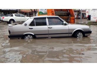 Yağmur hayatı felç etti