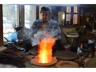 Şehrin son bakır ustası