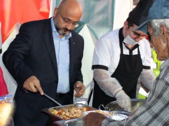Taksim’deki demokrasi nöbetinde yemek dağıtmıştı!