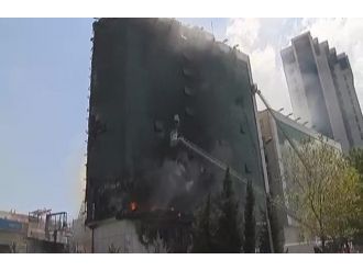 Zeytinburnu’nda korkutan yangın