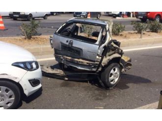 Otomobil ikiye bölündü: 1 ölü, 4 yaralı