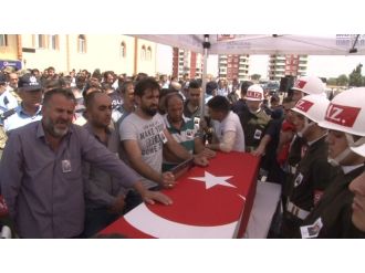 Erzurum şehidine ağladı