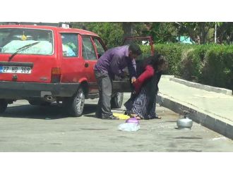 Yol ortasında kadına şiddet