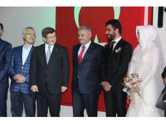 Başbakan Yıldırım nikah şahidi oldu