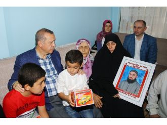 Erdoğan’dan 15 Temmuz şehitlerinin ailelerine ziyaret