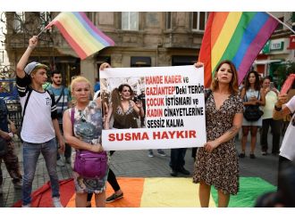 LGBTİ Derneği’nden Taksim’de Hande Kader eylemi