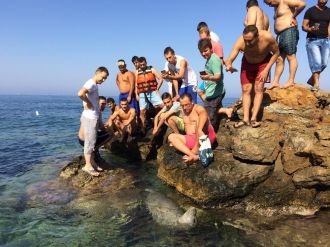 Plajda ortaya çıkan davetsiz misafir şaşırttı