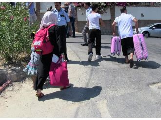 Eylem yapan personel lüks oteli işgal etti