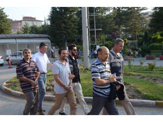 FETÖ soruşturmasına 5 tutuklama daha