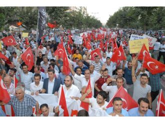 Batman’da binler ’teröre lanet’ için yürüdü