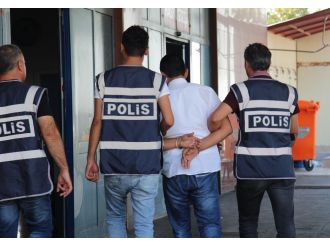 17 polis tutuklandı