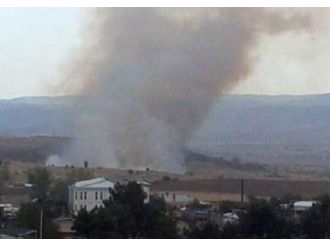 Askeri kışlaya yıldırım düştü