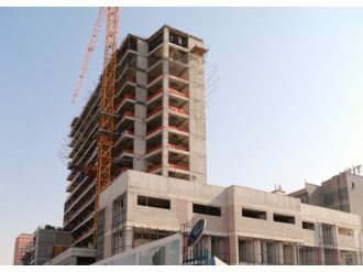 İnşaattan düşen 19 yaşındaki işçi öldü