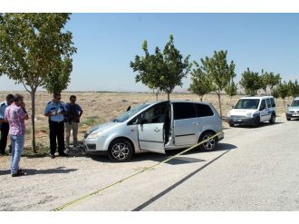Yolunu kesip 200 bin lirasını gasp ettiler