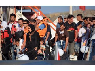 İzmir’de 54 göçmen...