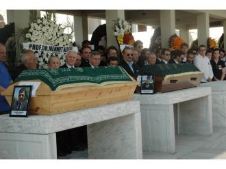 Eski Başkan ve oğluna veda