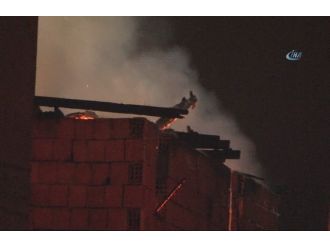 İstanbul’da korkutan yangın: Mahalleli sokağa döküldü