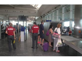 Havalimanlarında güvenlik önlemleri artırıldı