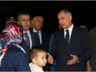 Bakanı Ala onları yalnız bırakmadı