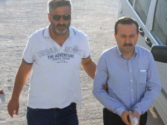 Eski rektör ve 39 akademisyen tutuklandı