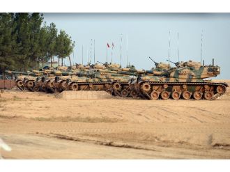 Suriye sınırında tanklarla güvenlik kontrolü