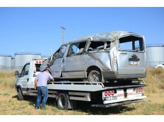 Minibüs şarampole devrildi: 16 yaralı