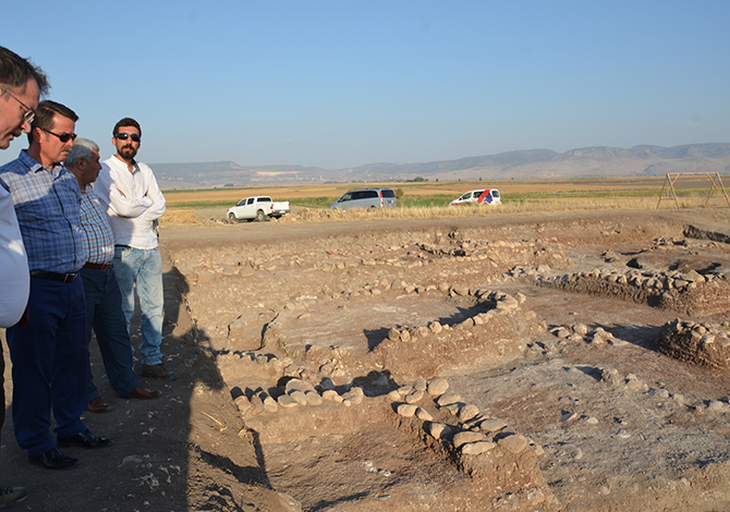 9 Bin Yıl Önceki Şehir Kalıntıları Türkoğlu’nda Bulundu