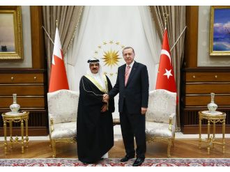 Bahreyn Kralı İsa Bin Salman ile görüştü