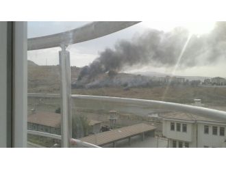 Emniyet Müdürlüğüne bombalı araçla saldırı