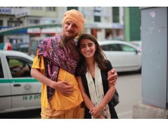 Otostopla dünyayı geziyorlar