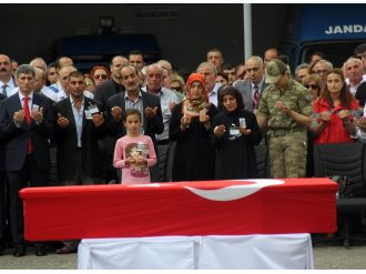 Artvin şehidi için tören düzenlendi