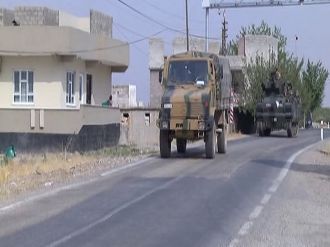 Sınır hattında askeri hareketlilik sürüyor