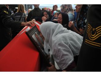 Cerablus şehidini binler uğurladı