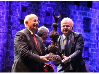 "Che denen eşkıya gencimin yakasında olamaz"