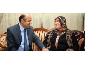 Bakan çelenk yerine şehitlere bağış yapılmasını istedi